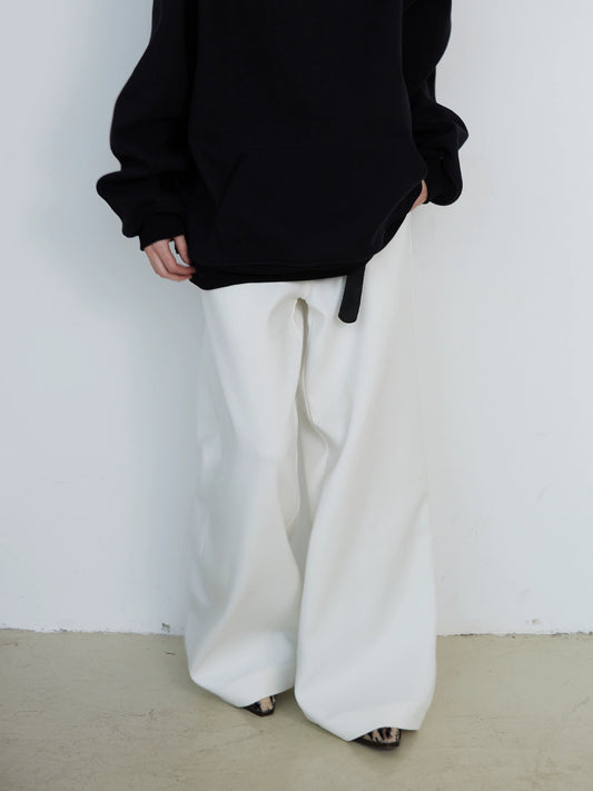 ANTERIOR LOVED × CasseSango Basic Casual Pants in White are loose and simple, and the straight leg is versatile