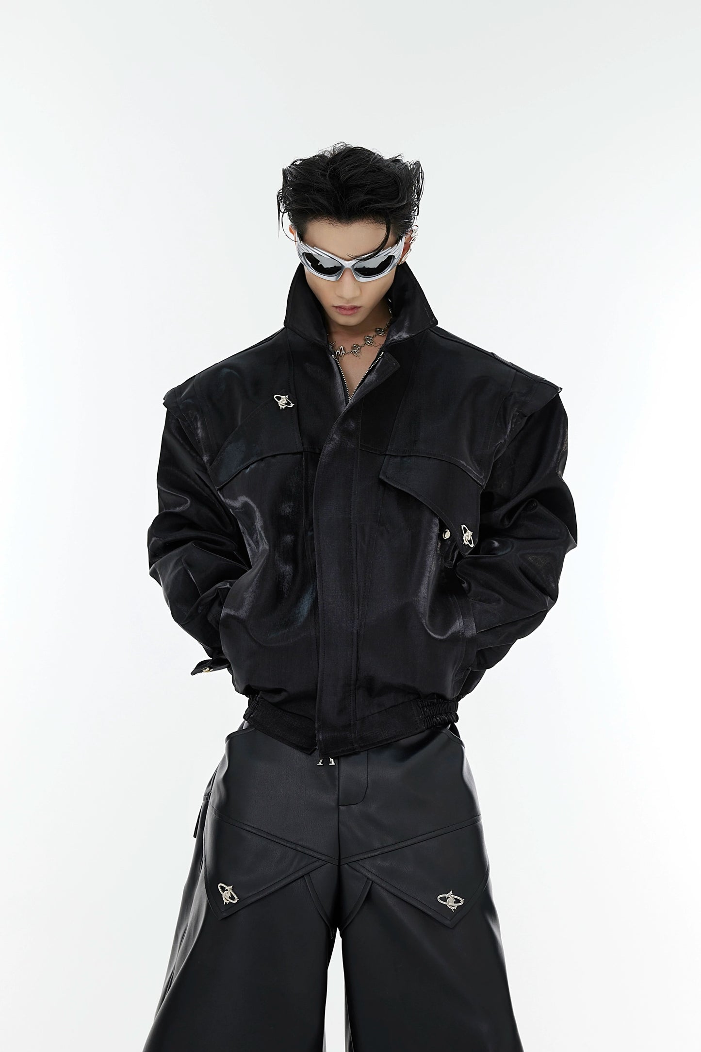CulturE niche deconstructs streamer liquid padded shoulder cropped jacket, metal split design for men in leather