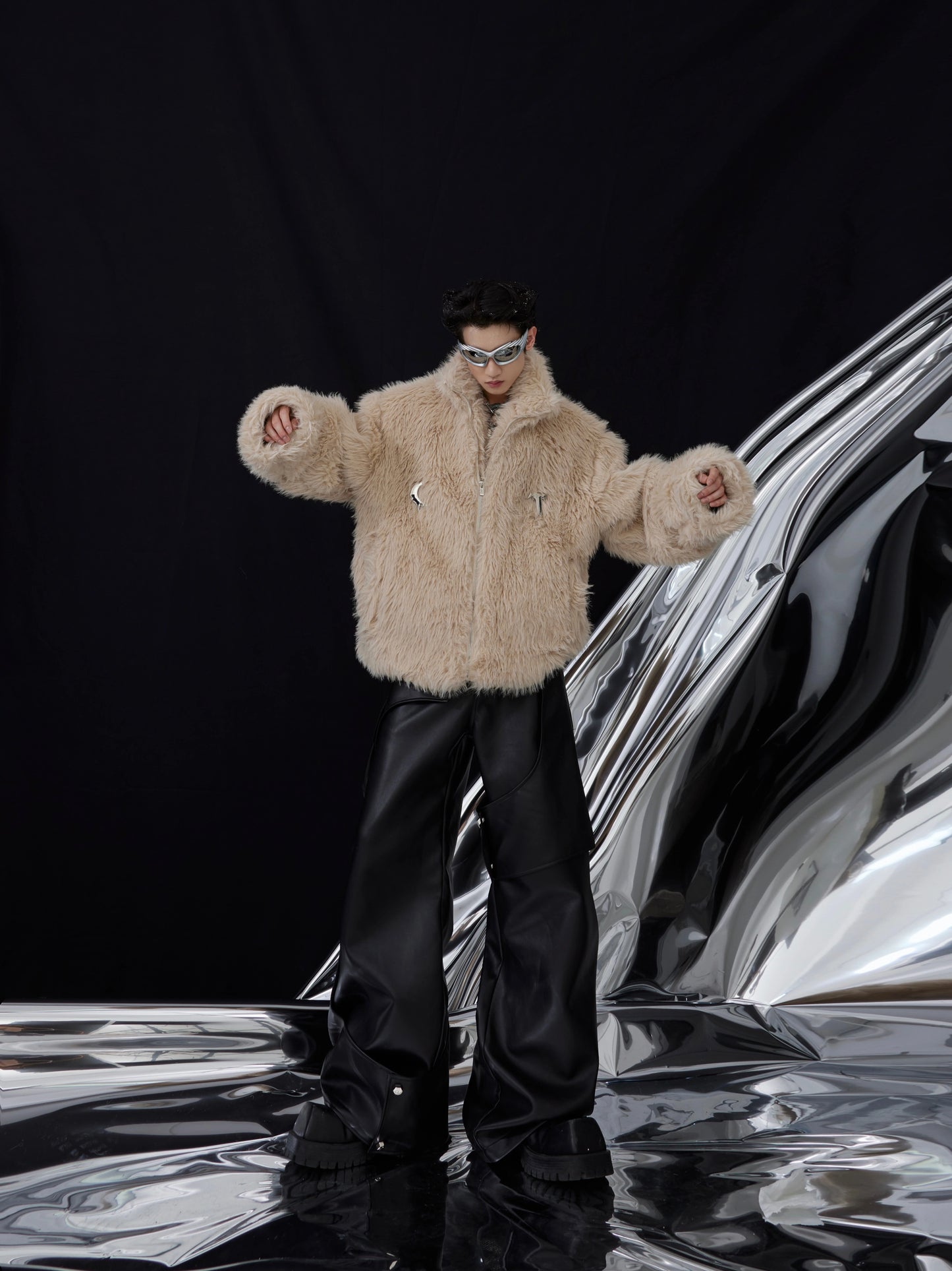 CulturE is a small niche light luxury mink plush plush jacket with a metallic design sense loose solid color cropped fur