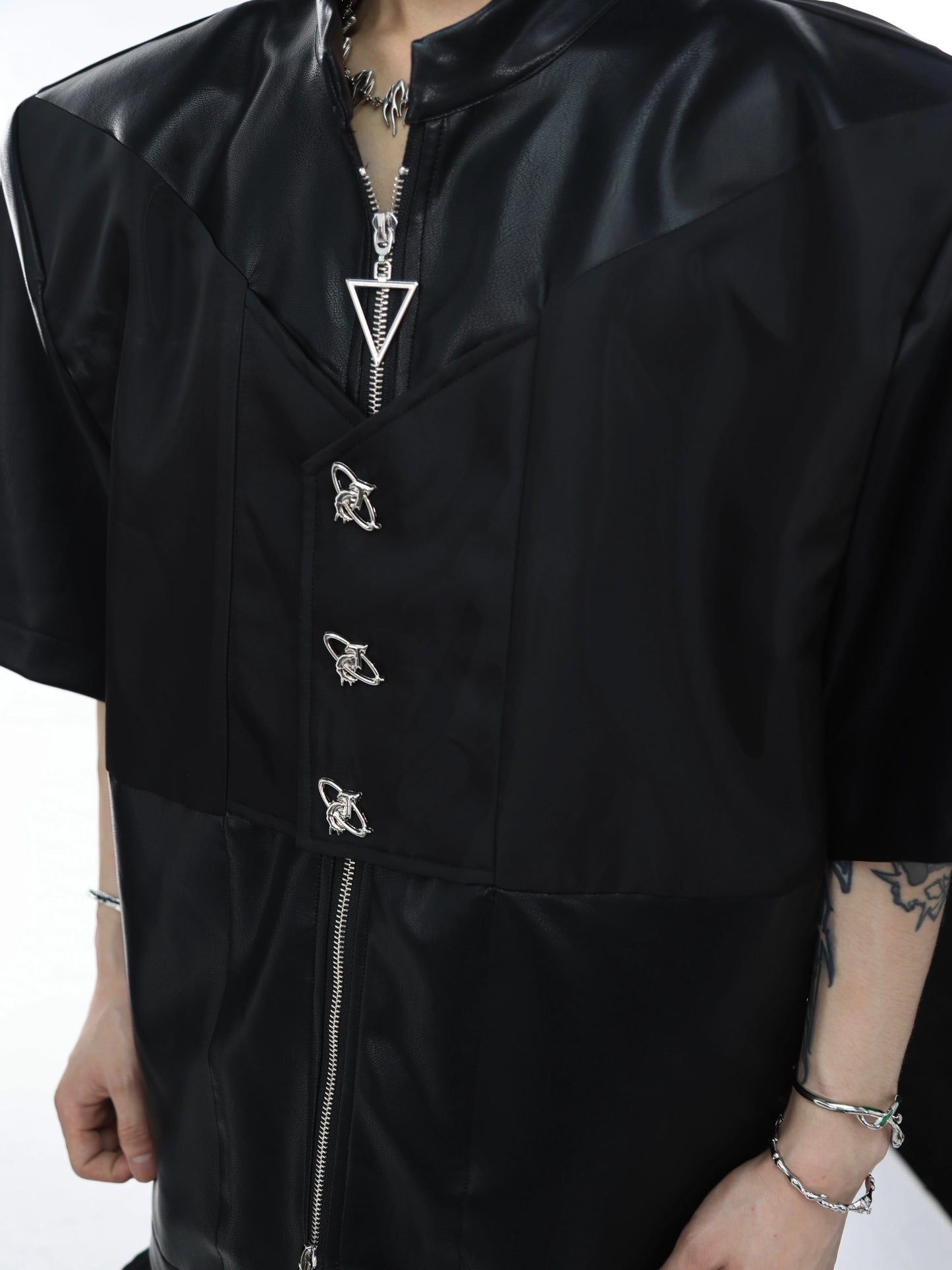 CulturE niche deconstructed liquid stitching Pu leather shoulder pad short-sleeved jacket metal button design top coat