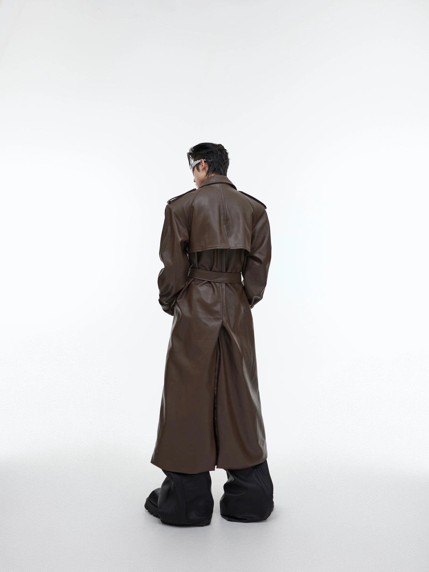 CulturE niche deconstructed split padded shoulder silhouette PU leather coat coat three-dimensional patchwork long over-the-knee trench coat